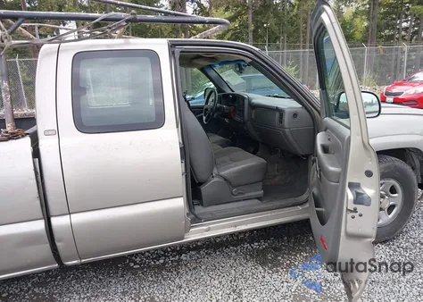 2003 Chevrolet Silverado 1500 z USA, uszkodzony, nr VIN 1GCEC19V13E279497